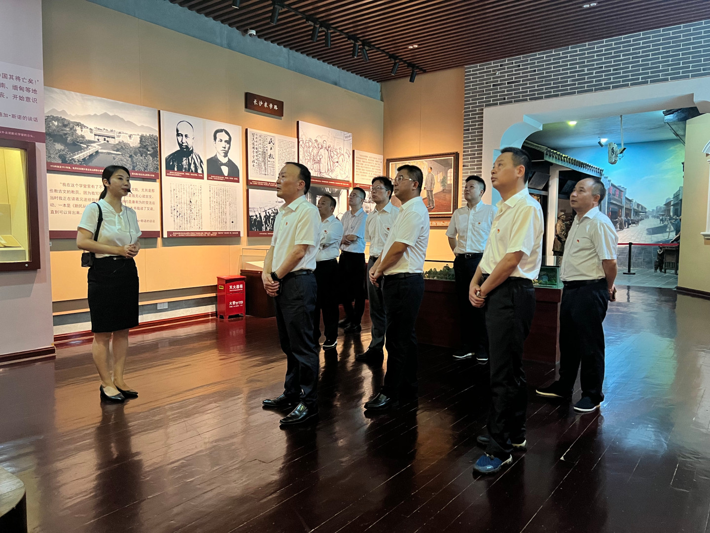 公司黨委理論學(xué)習(xí)中心組開展第7次集體學(xué)習(xí)暨“不忘初心、牢記使命”主題黨日活動